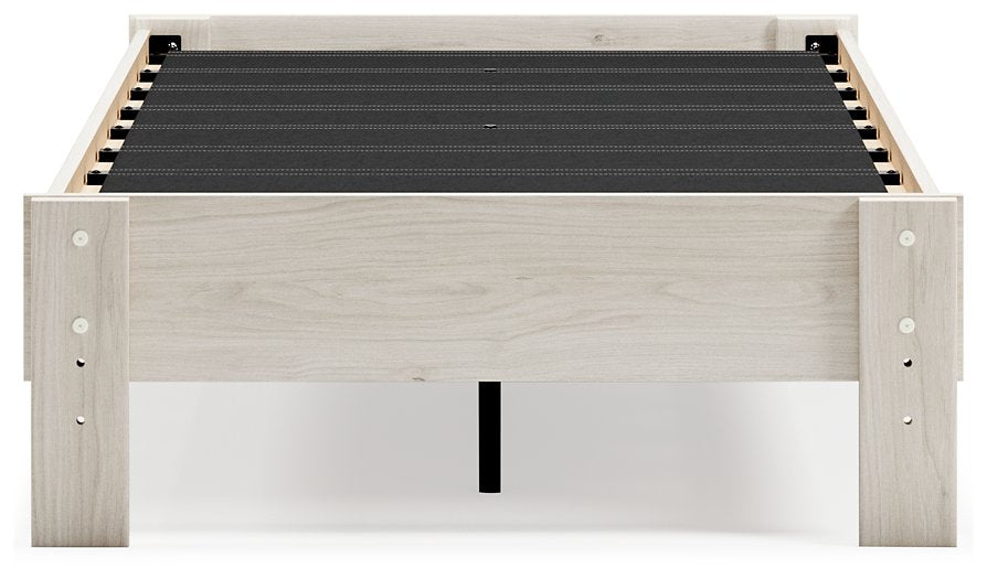 Socalle Panel Bed